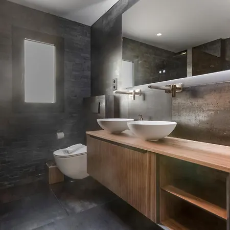 Luxurious And Modern Family *