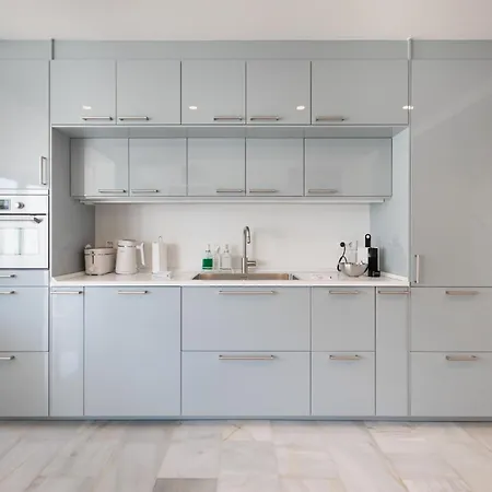 Luxurious And Modern Family Вилла