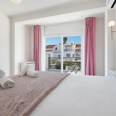 Luxurious And Modern Family Вилла