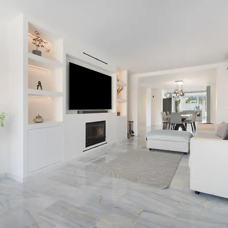 Luxurious And Modern Family