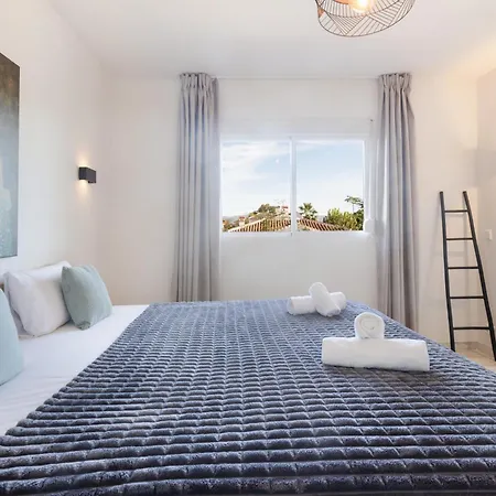 Luxurious And Modern Family Villa Málaga