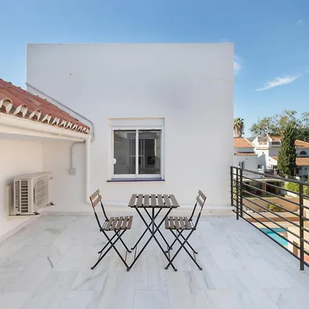 Luxurious And Modern Family Villa *